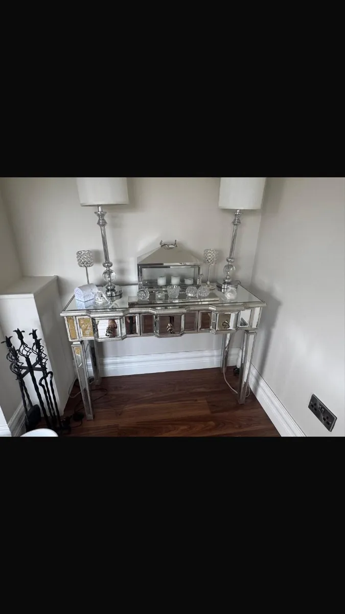 Mirror furniture - Image 1