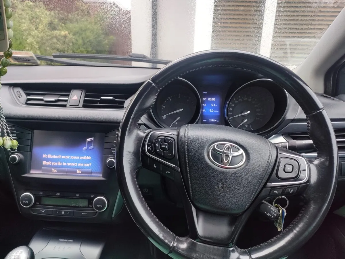 Toyota Avensis Luna 2016 - Image 3