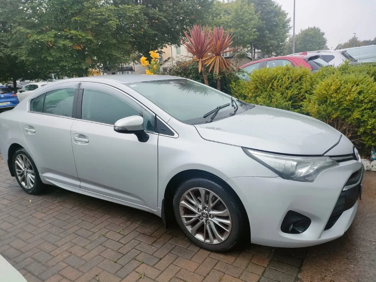 Toyota Avensis Luna 2016 - Image 1