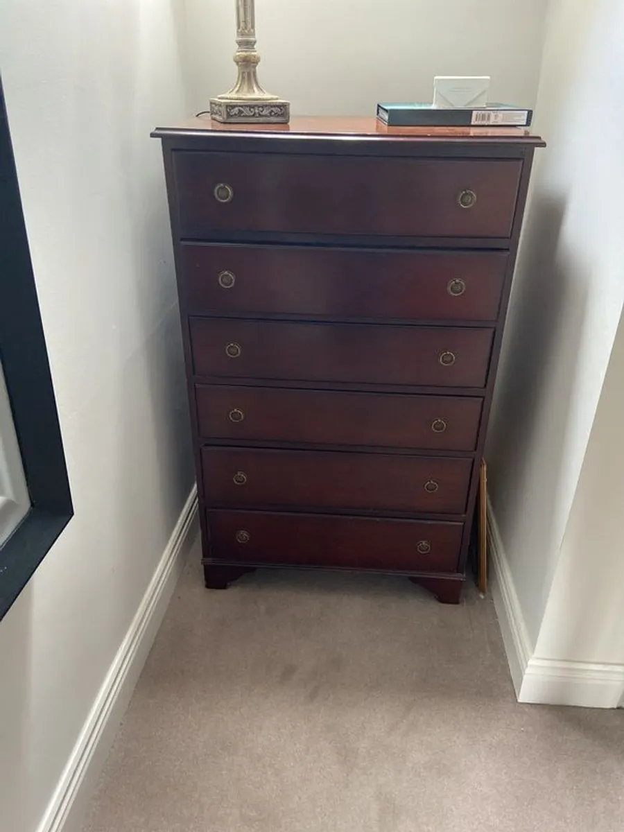 Mahogany Chest of Drawers & 2 lockers - Image 1
