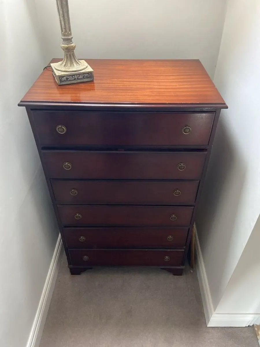 Mahogany Chest of Drawers & 2 lockers - Image 2