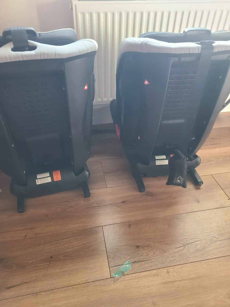 Childs Isofix car seats - Image 1