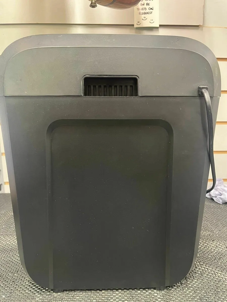 Fellowes Shredder - Image 3