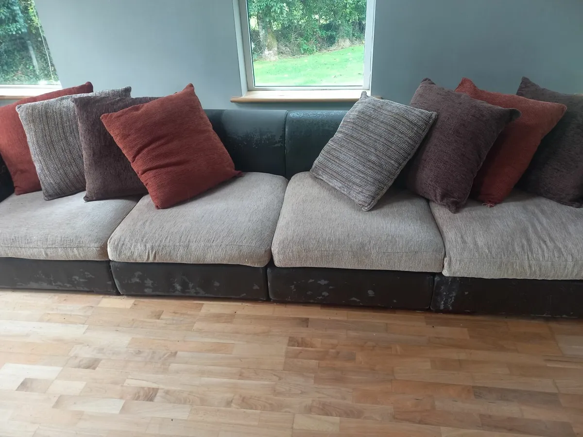 Couch - Image 2