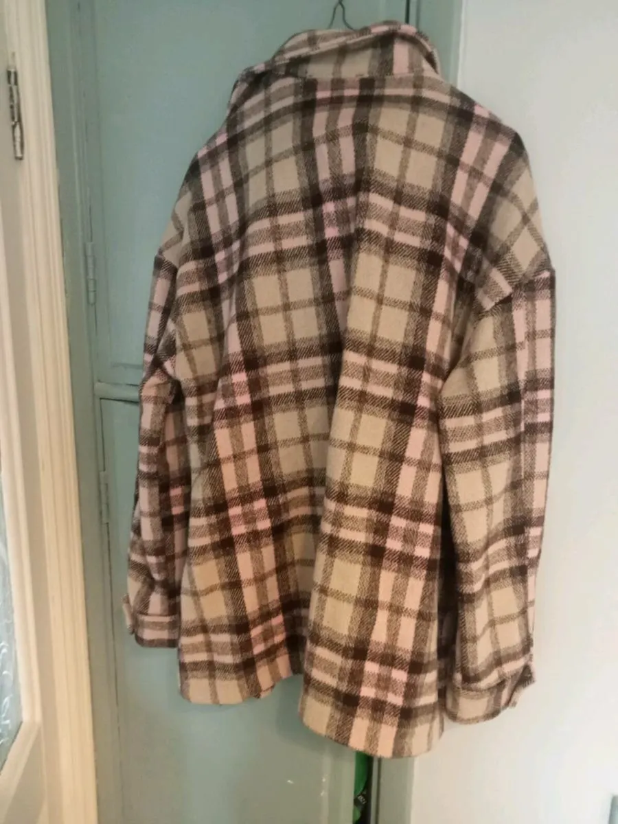 Ladies shacket size 10 - Image 2