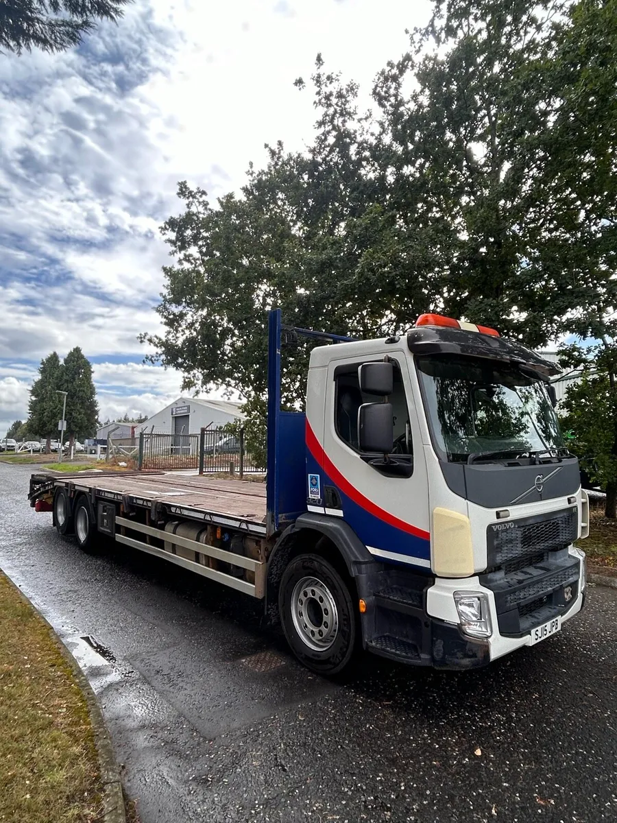 VOLVO RIGID TRUCK - Image 2