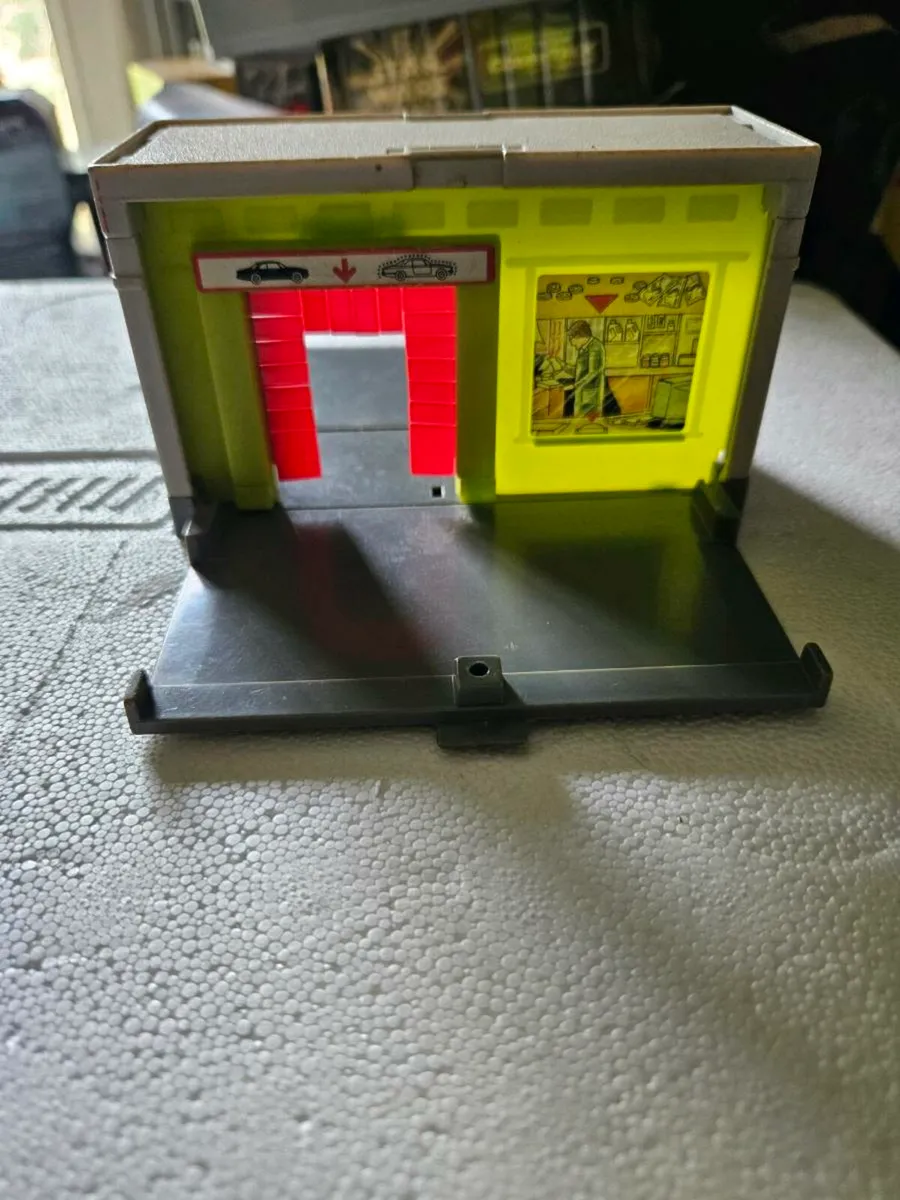 Matchbox Garage - Image 4