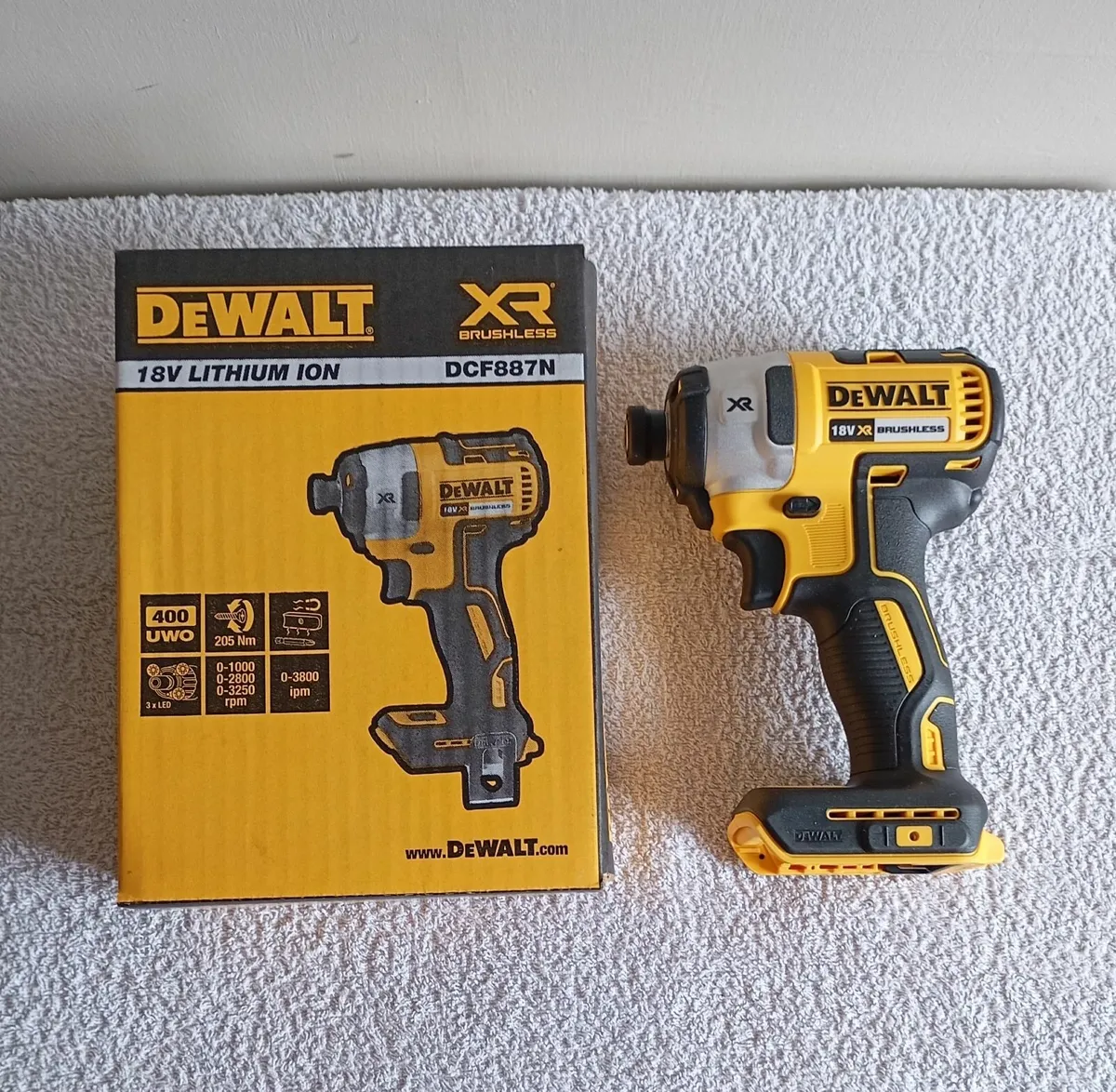 DeWalt Charger and Battery - Image 4