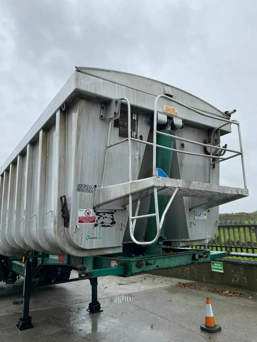 Bulk Alloy Tipping Trailer For Sale - Image 1