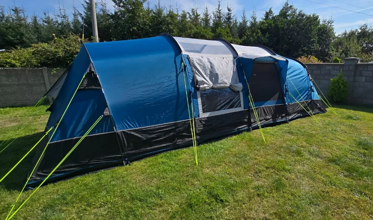 8 Man Tent - Complete camping setup - Image 1