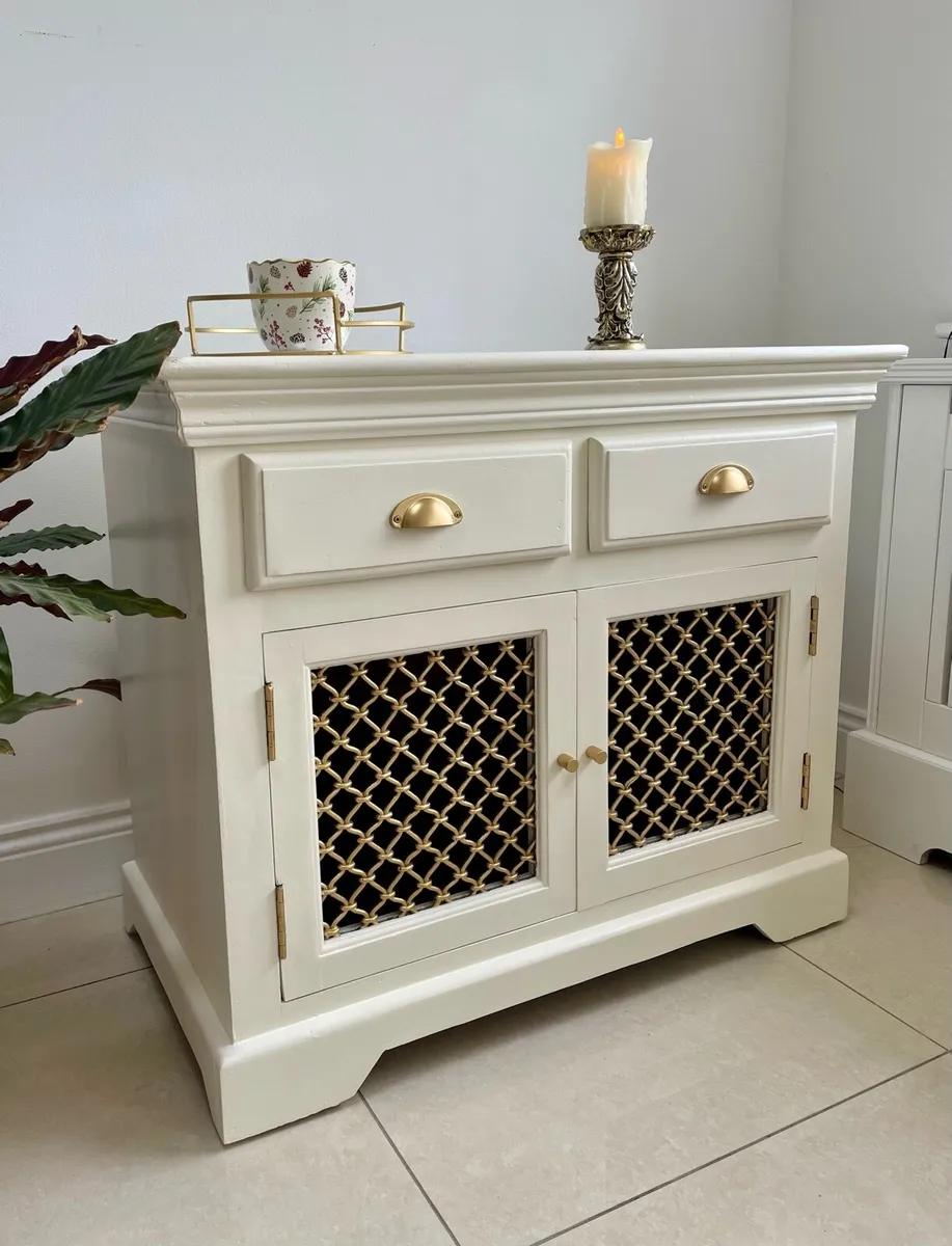 Upcycled sideboard/TV unit - Image 2