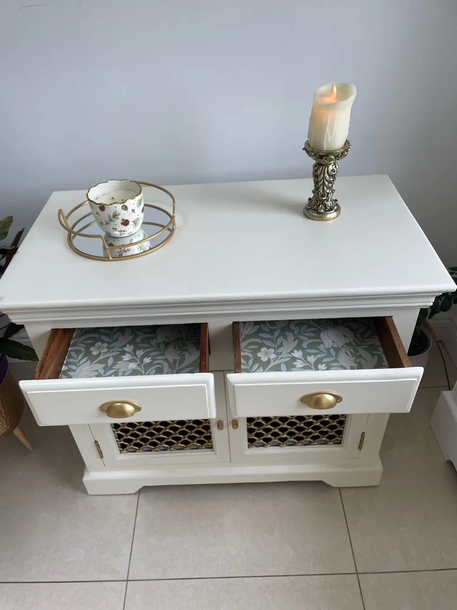 Upcycled sideboard/TV unit - Image 3