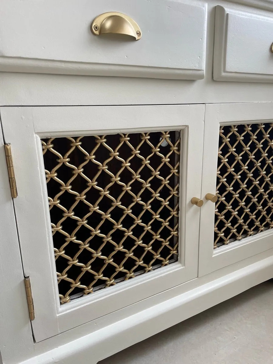 Upcycled sideboard/TV unit - Image 4
