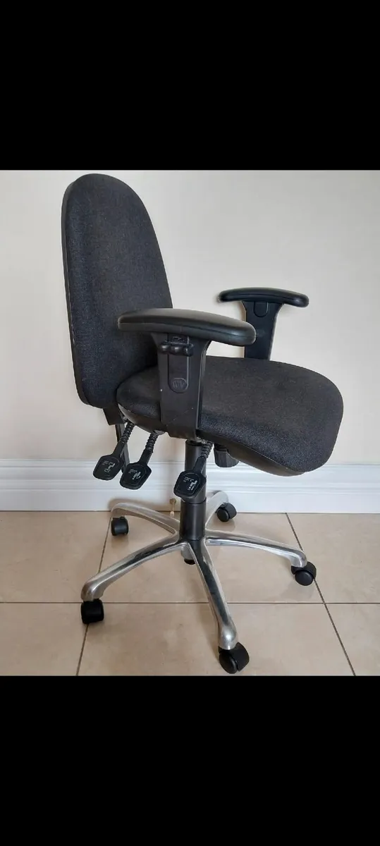 Office Swivel Chair - Image 2
