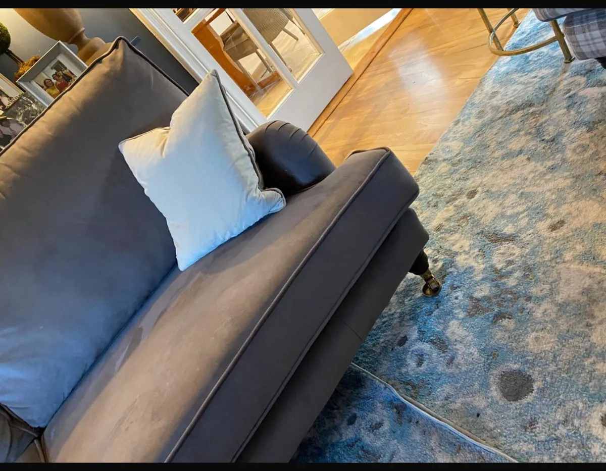 couch - Image 1