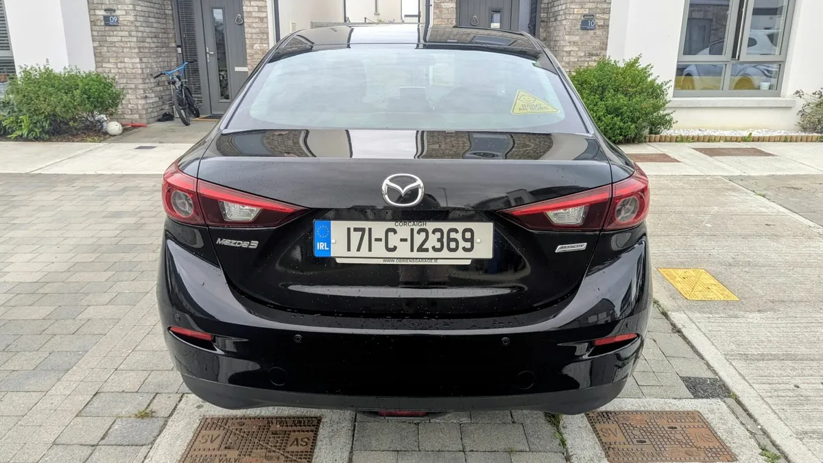Mazda 3 1.5D Executive S, 2017 - Image 4