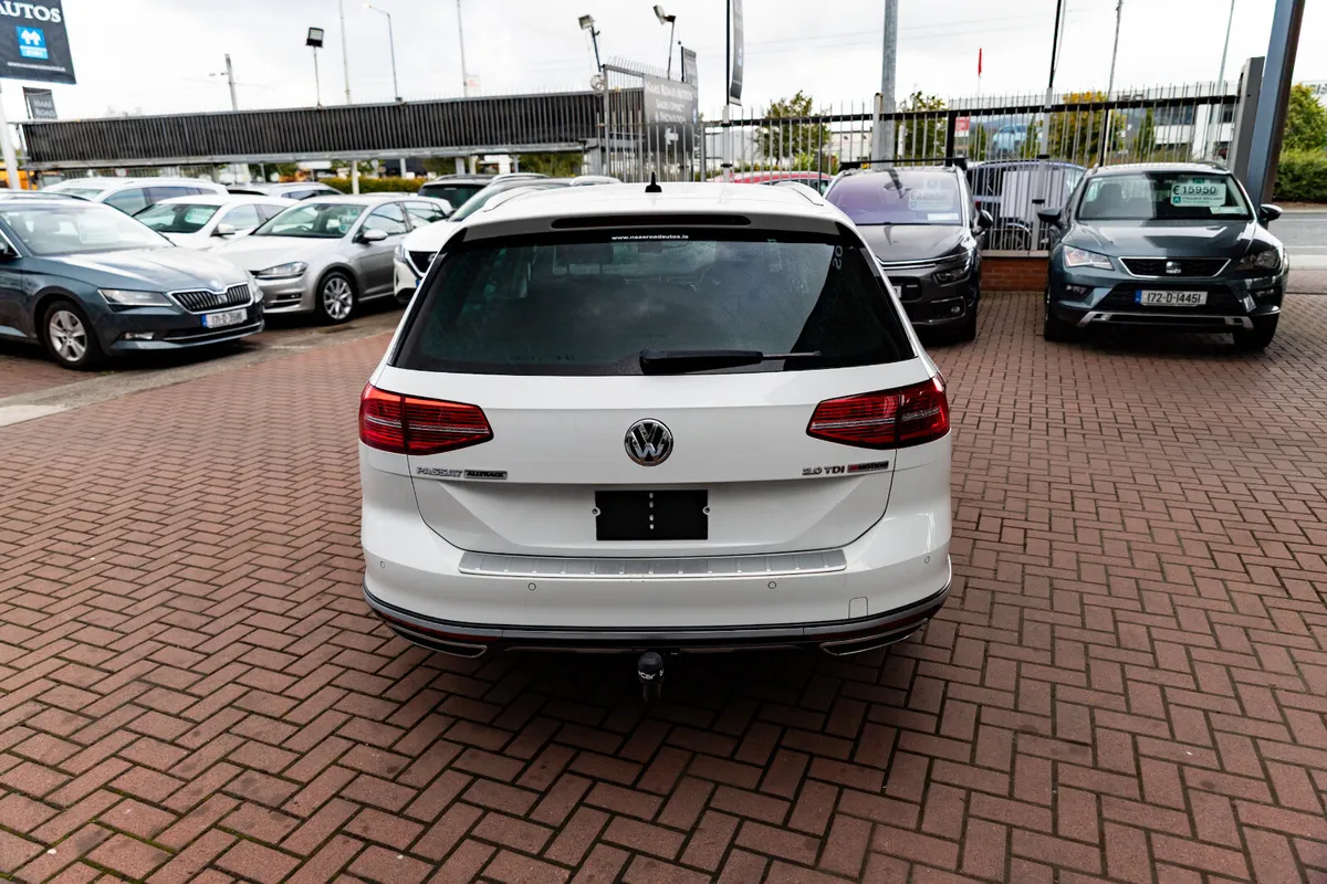 VOLKWAGEN PASSAT 2.0TDI 150BHP ALLTRACK EDITION - Image 4