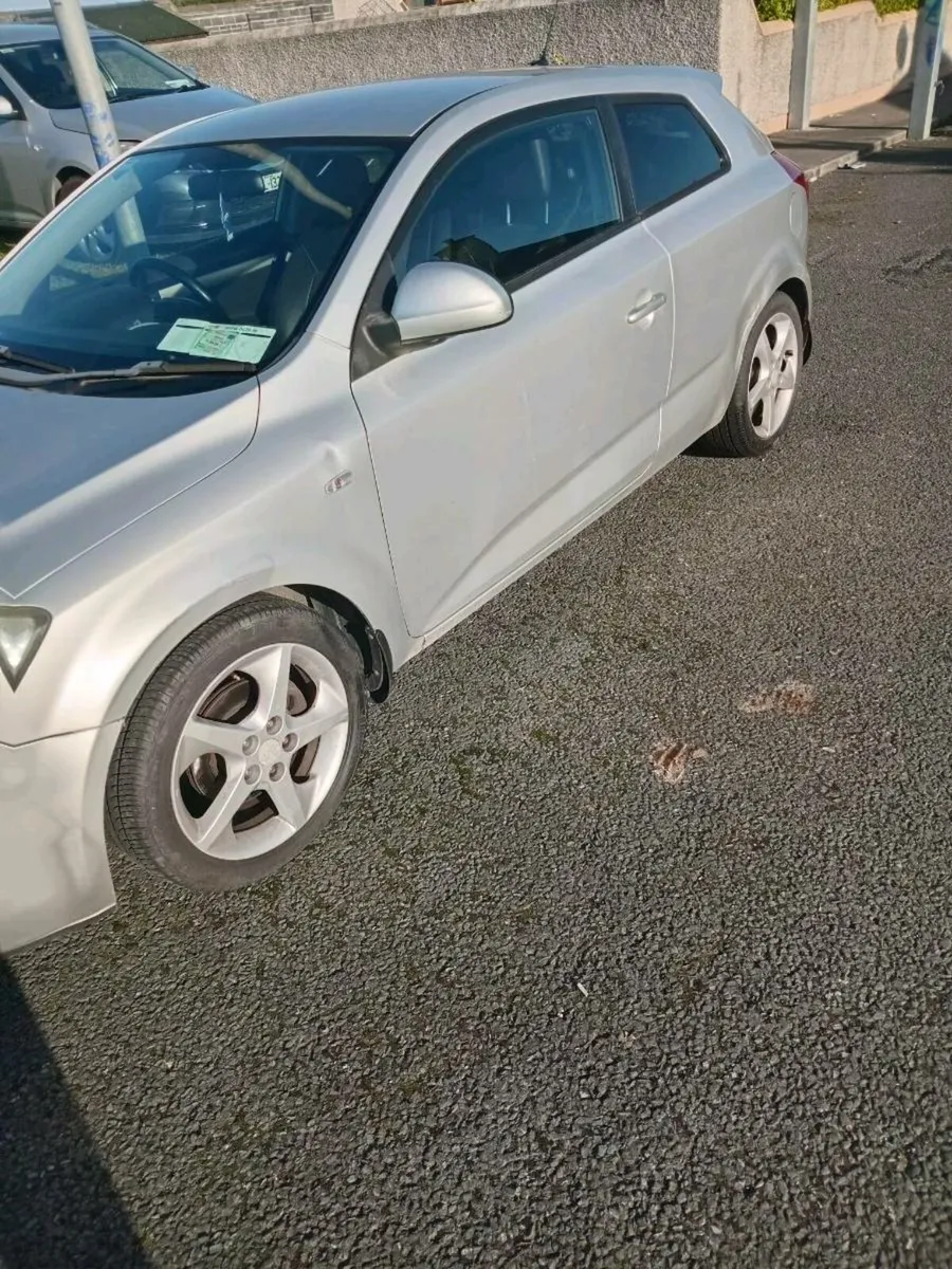 Kia Ceed 2010 NCT 04/26 - Image 2