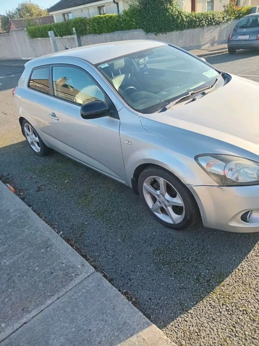 Kia Ceed 2010 NCT 04/26 - Image 3