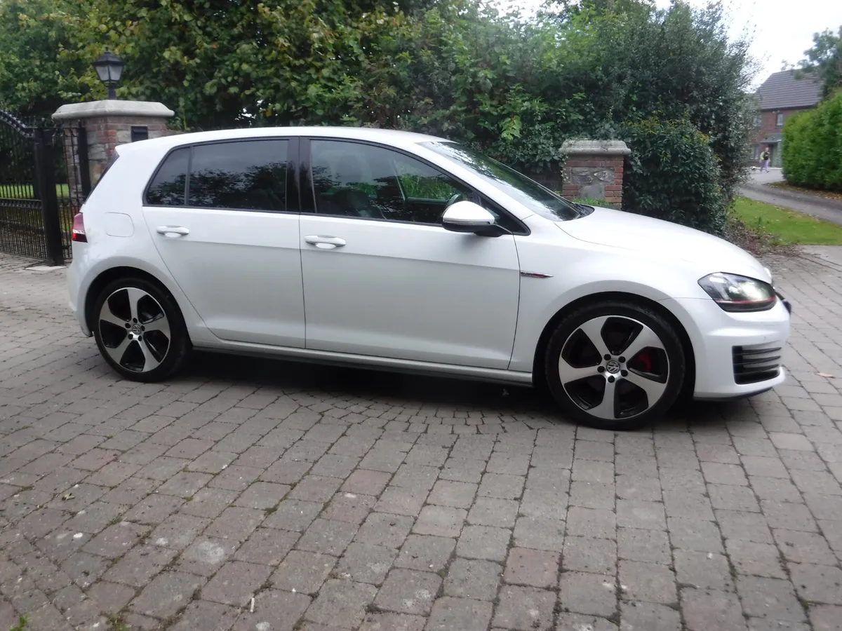 VW GOLF GTI 2.0 AUTO DSG FULL LEATHER - Image 2
