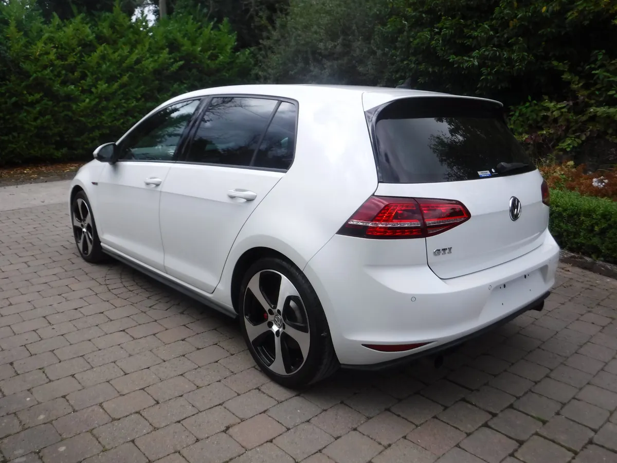 VW GOLF GTI 2.0 AUTO DSG FULL LEATHER - Image 4