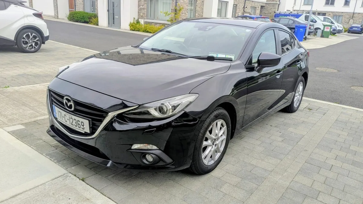 Mazda 3 1.5D Executive S, 2017 - Image 1