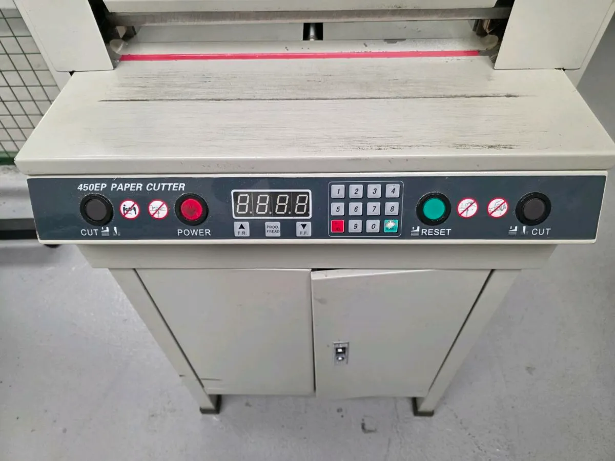 Paper cutter - Image 1