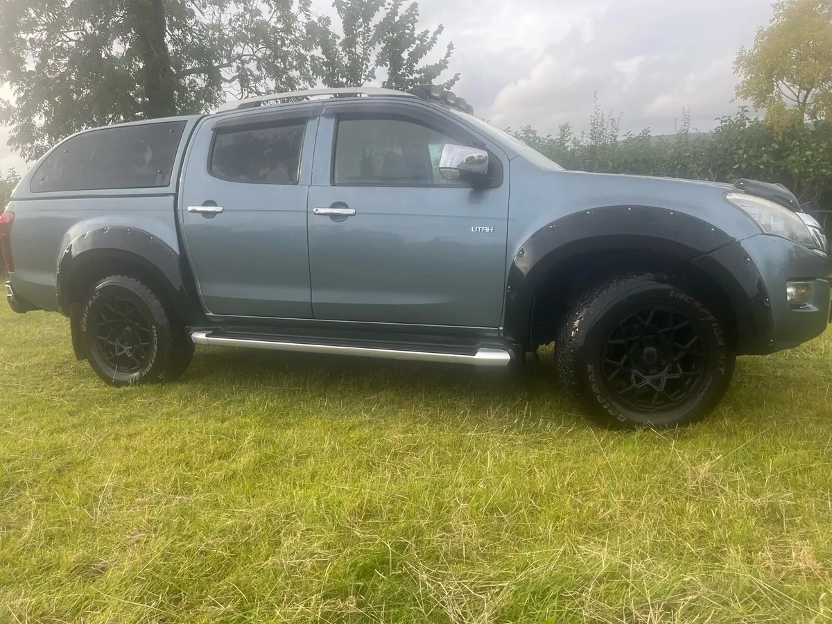 Isuzu Dmax top spec - Image 2