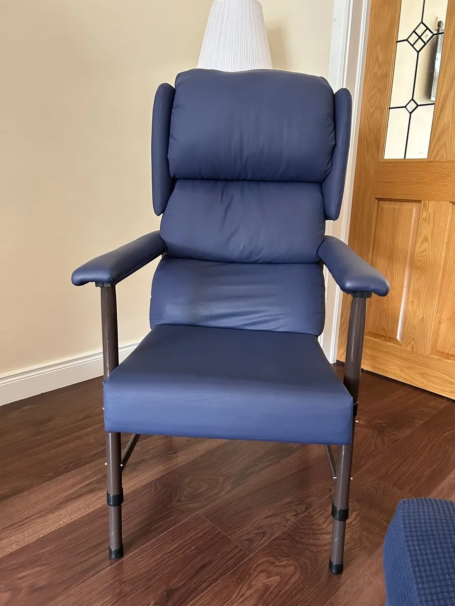 Orthopaedic chair - Image 1