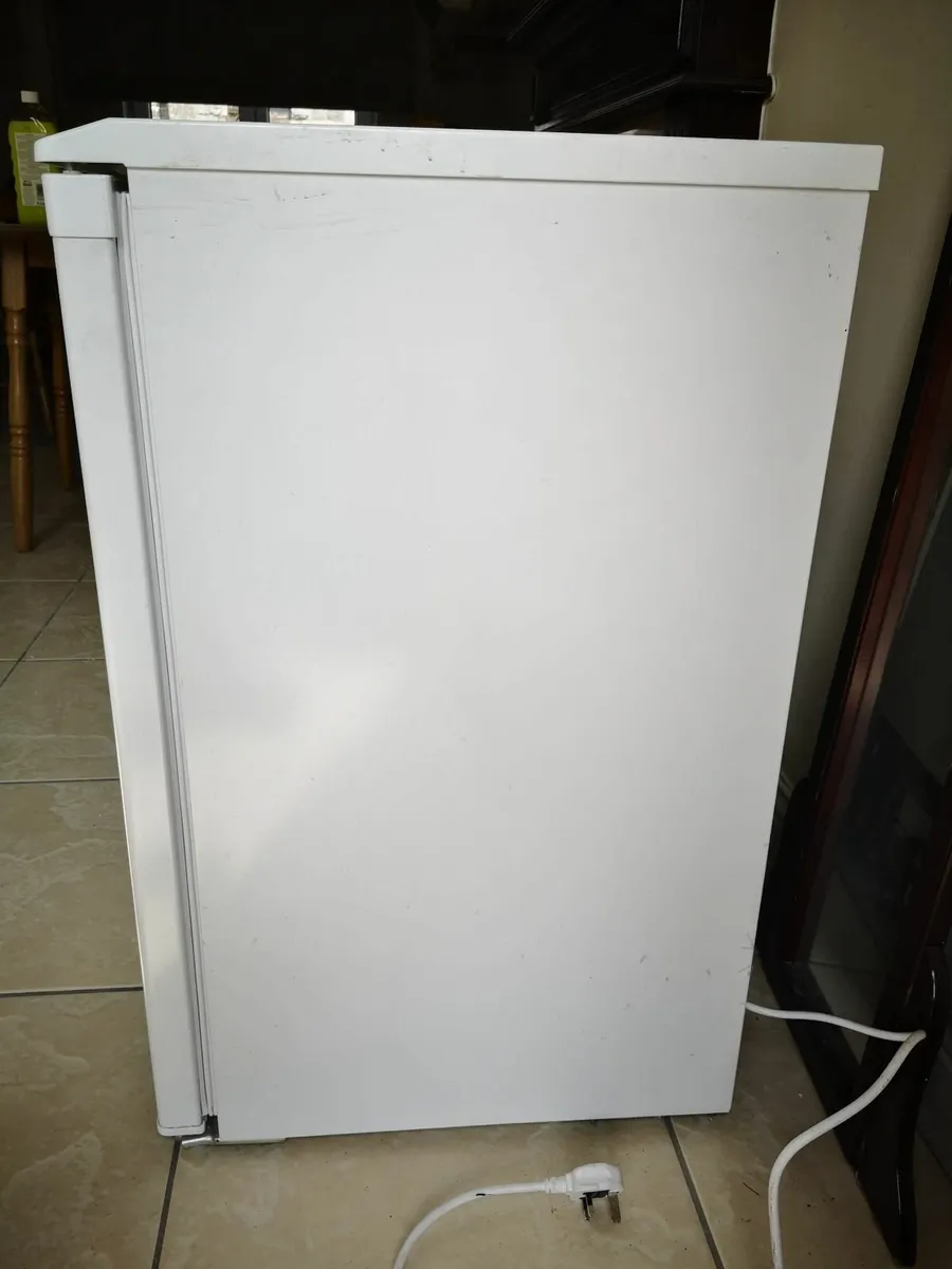 Under-counter Powerpoint 55cm fridge - Image 3