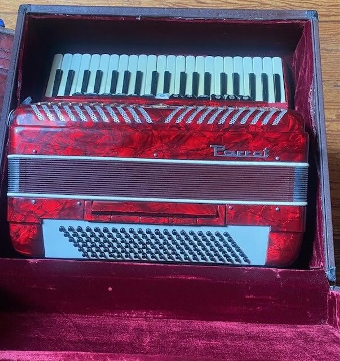 Vintage Parrot Full-Size 120/41 Piano Accordion With Original Case - Image 4