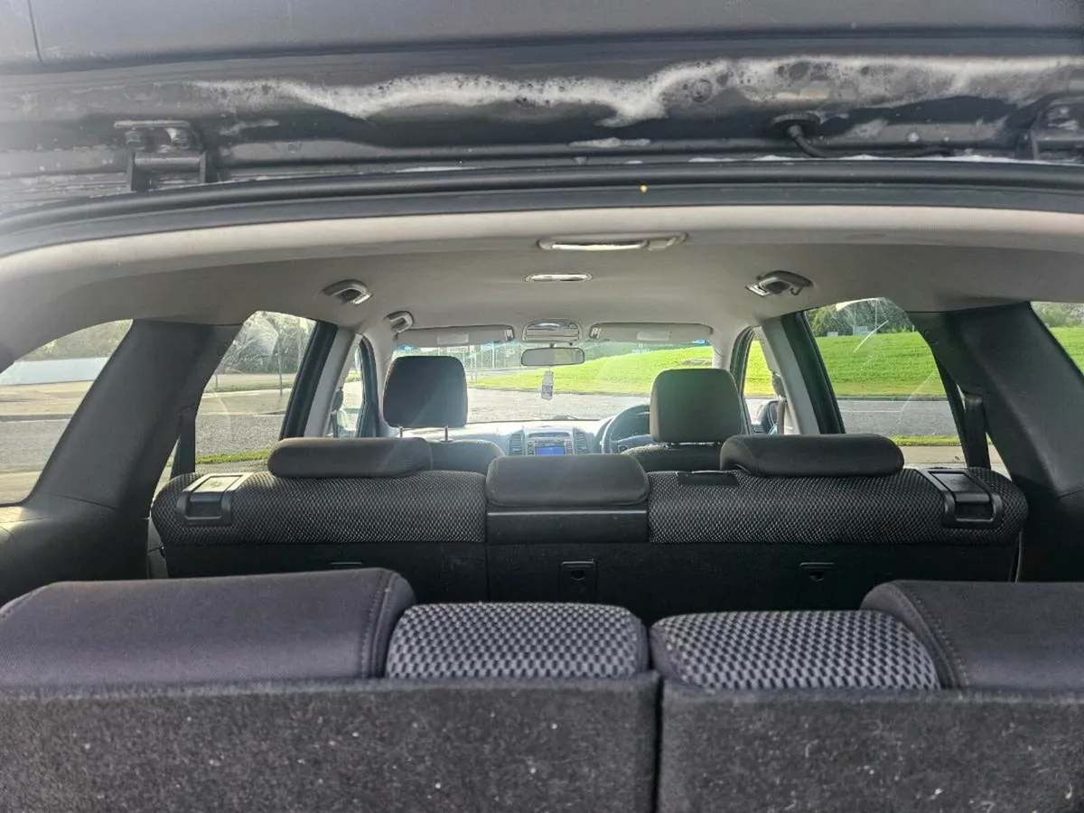2012 hyundai sante fe 2l mint 7 seats - Image 3
