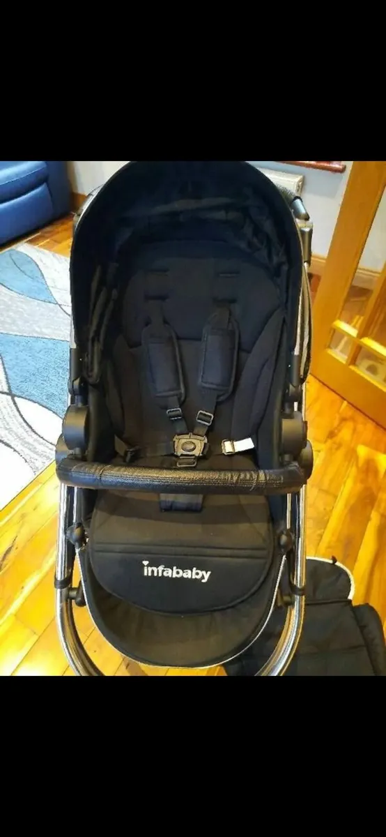 3 in 1 travel system with car seat - Image 4