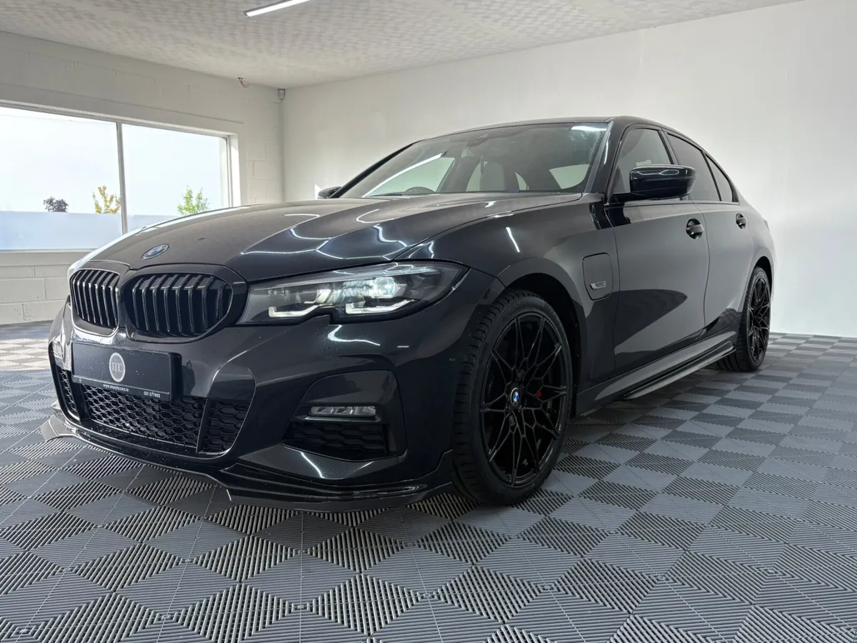 2022 BMW 330e M Sport Saloon - Image 4
