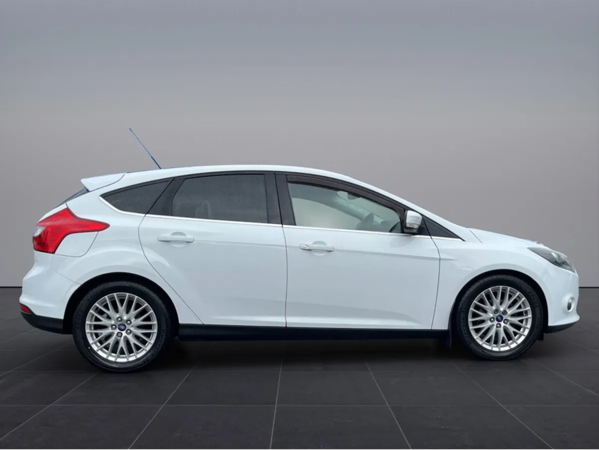 Ford Focus 1.6 TDCI ZETEC 115BHP 5DR - Image 2