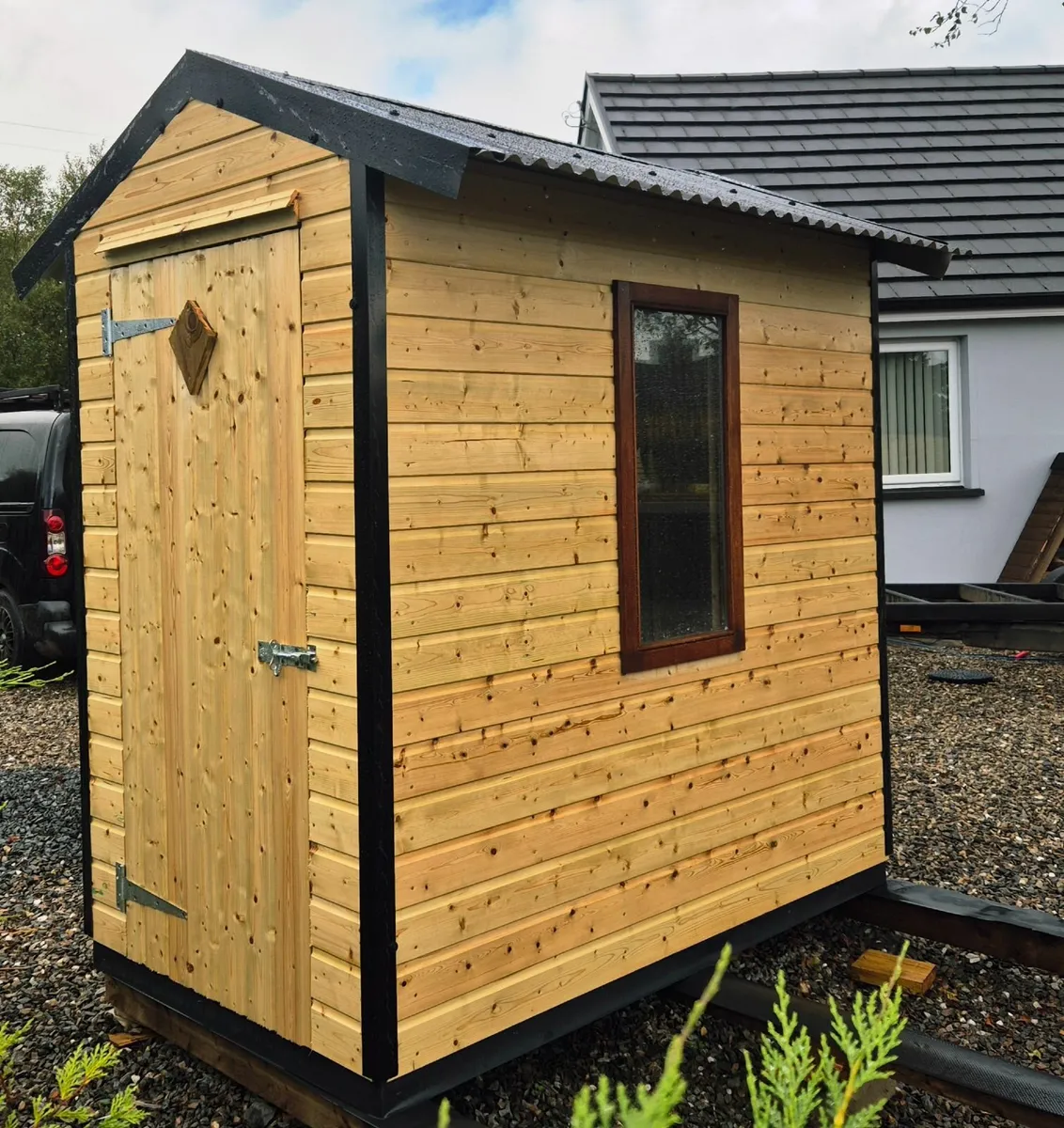 8x4ft Shed - Image 1