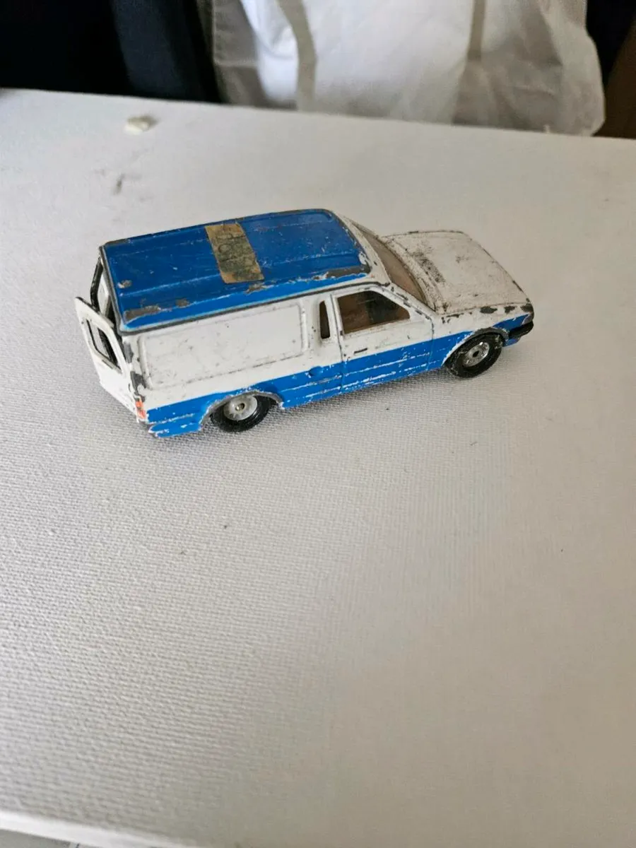 Corgi Ford Escort Van - Image 3