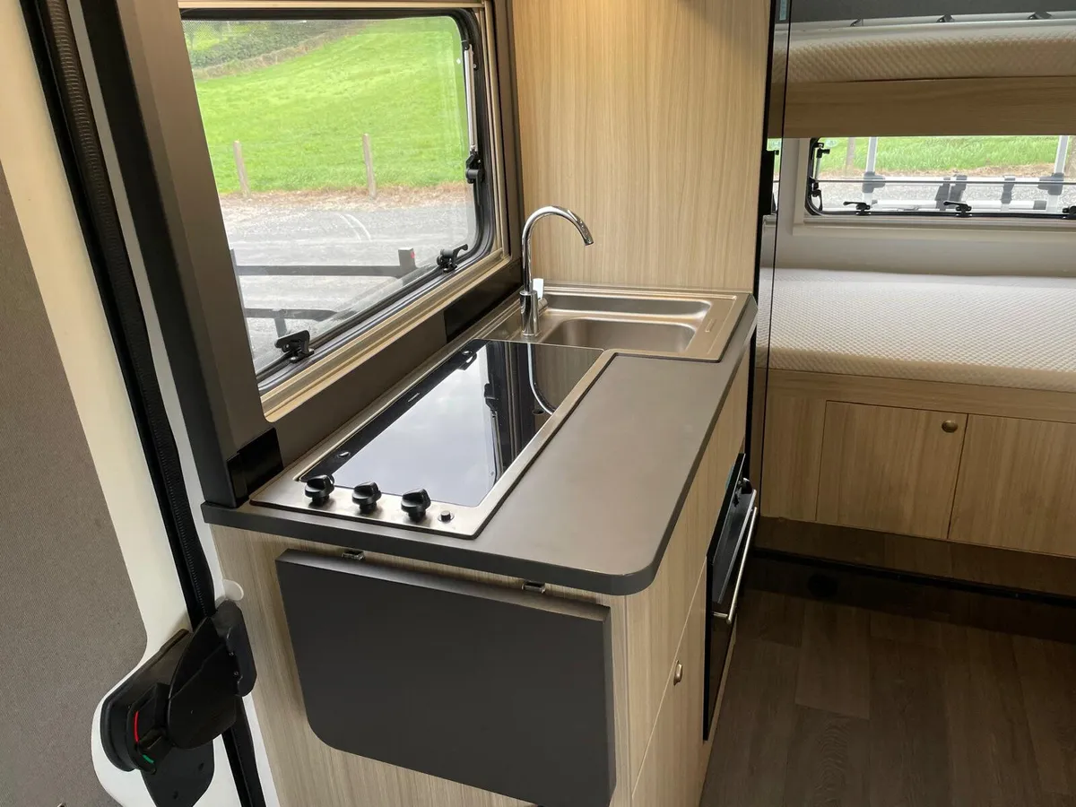 2021 Adria Sunliving 6 berth camper - Image 4