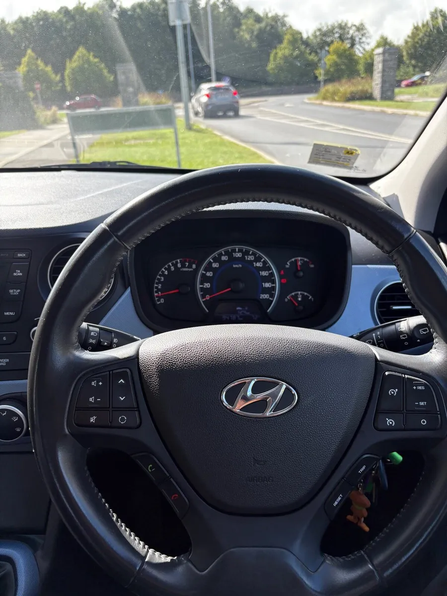 Car - Image 2