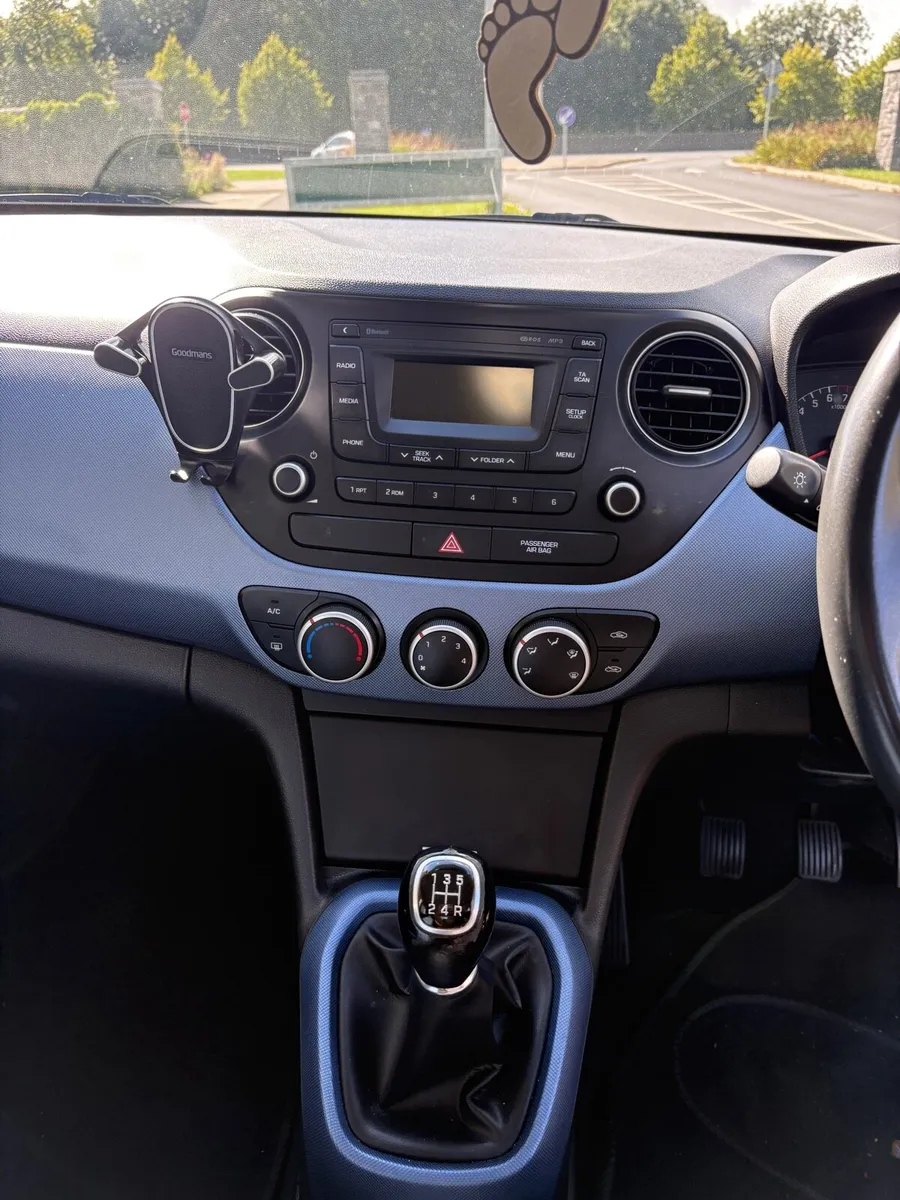 Car - Image 3