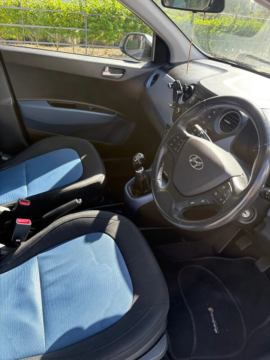 Car - Image 4