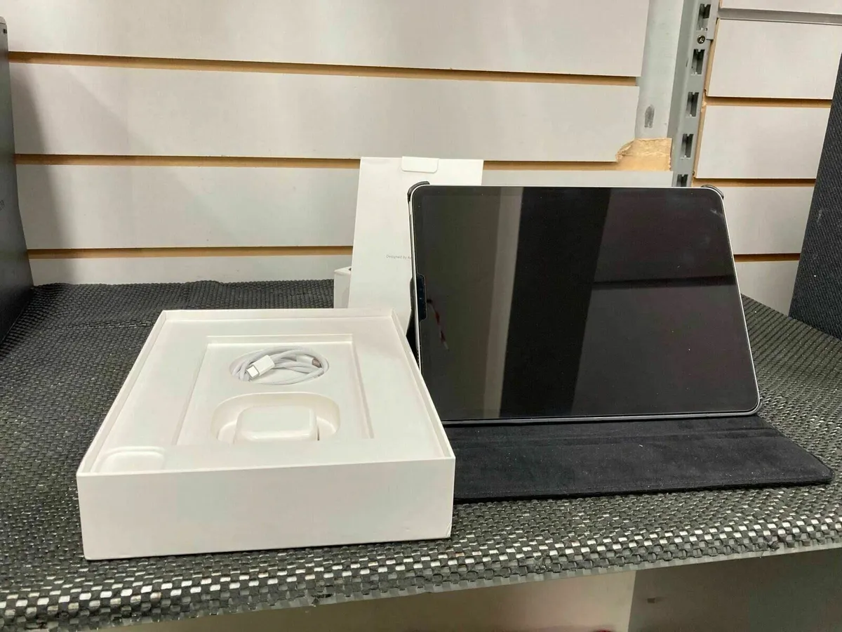 iPad Pro 4th Gen - Image 2