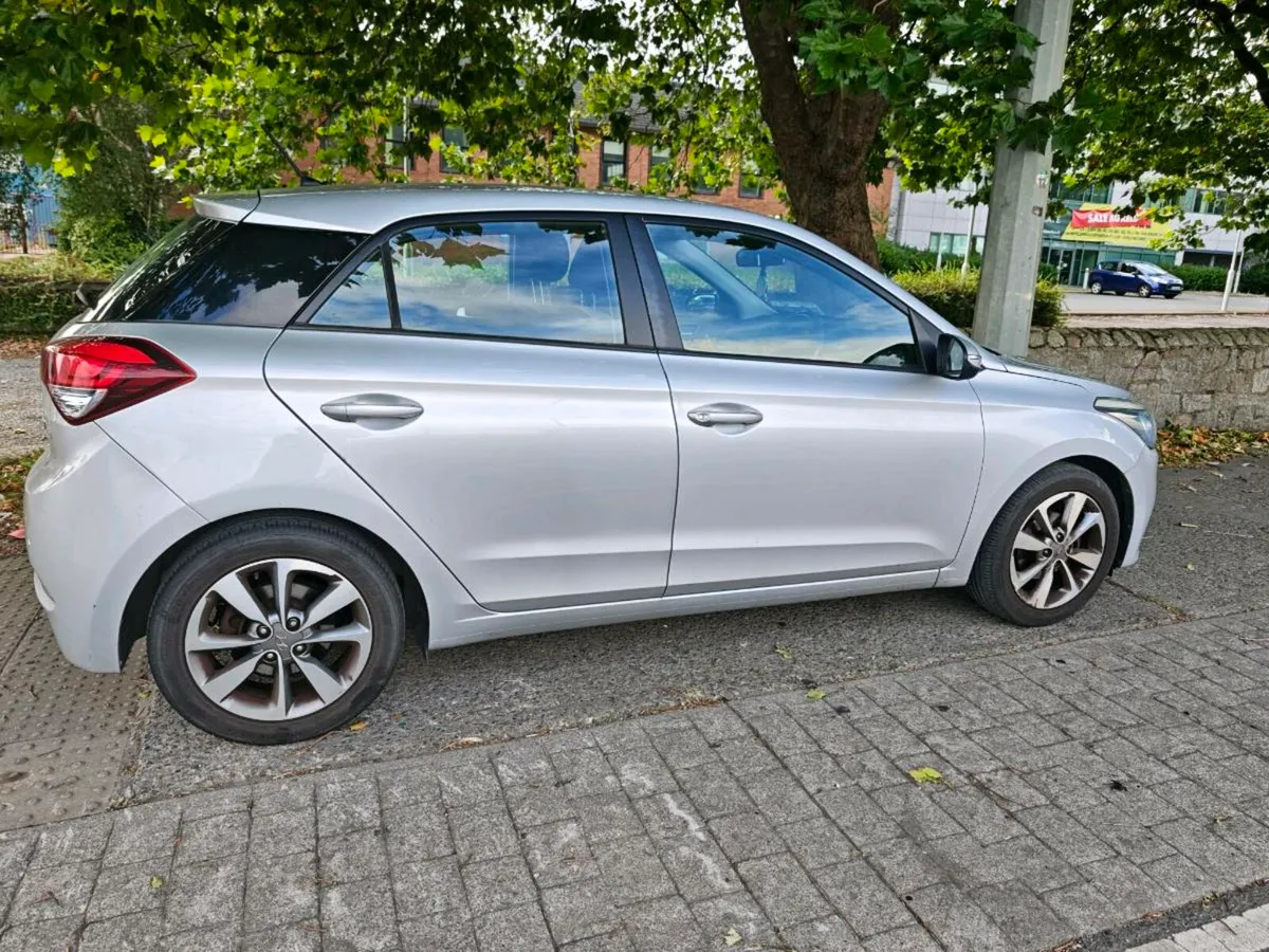 Hyundai i20 - Image 2