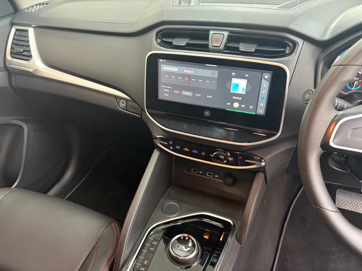 2023 Maxus T90EV Crewcab Pickup - Image 3