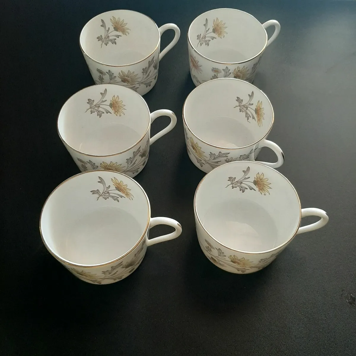 Coalport bone china 6cups/4saucers/6 side plates - Image 1