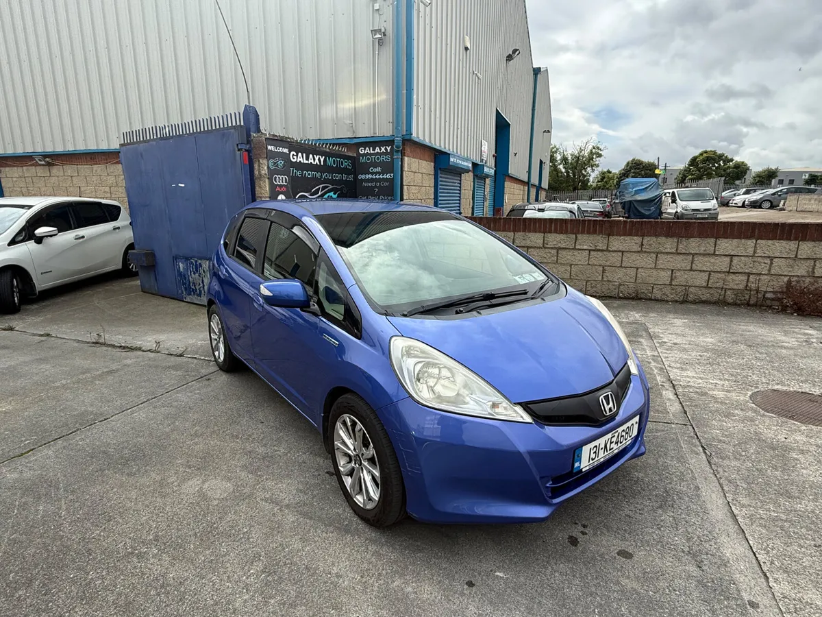 2013 Honda Fit 1.3 Patrol Hybrid Auto nct 6/26 - Image 3