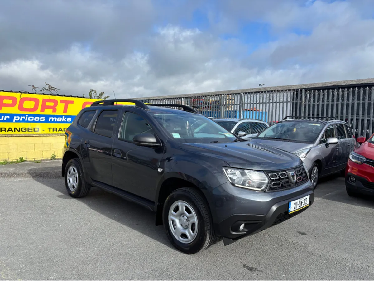 Dacia Duster ESSENTIAL BLUE DCI 115 RE 5DR - Image 1