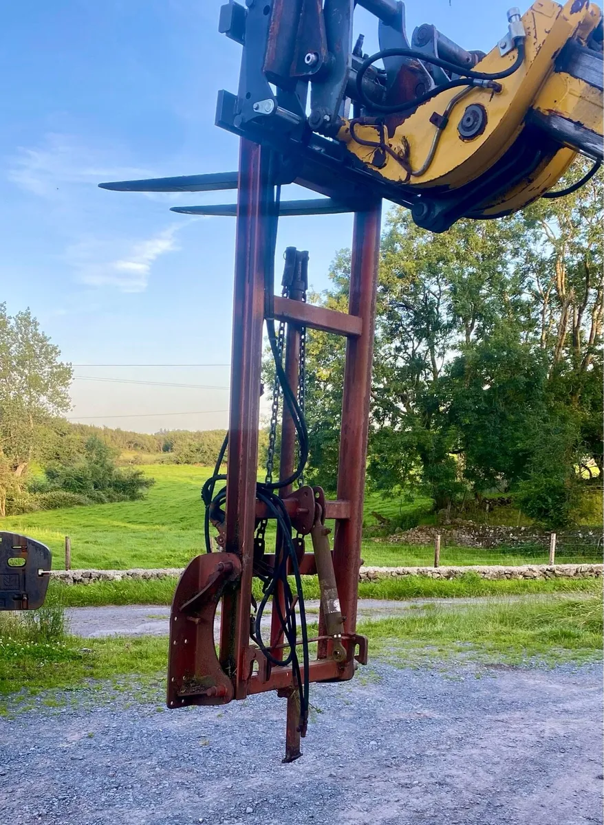 Mast - Image 1
