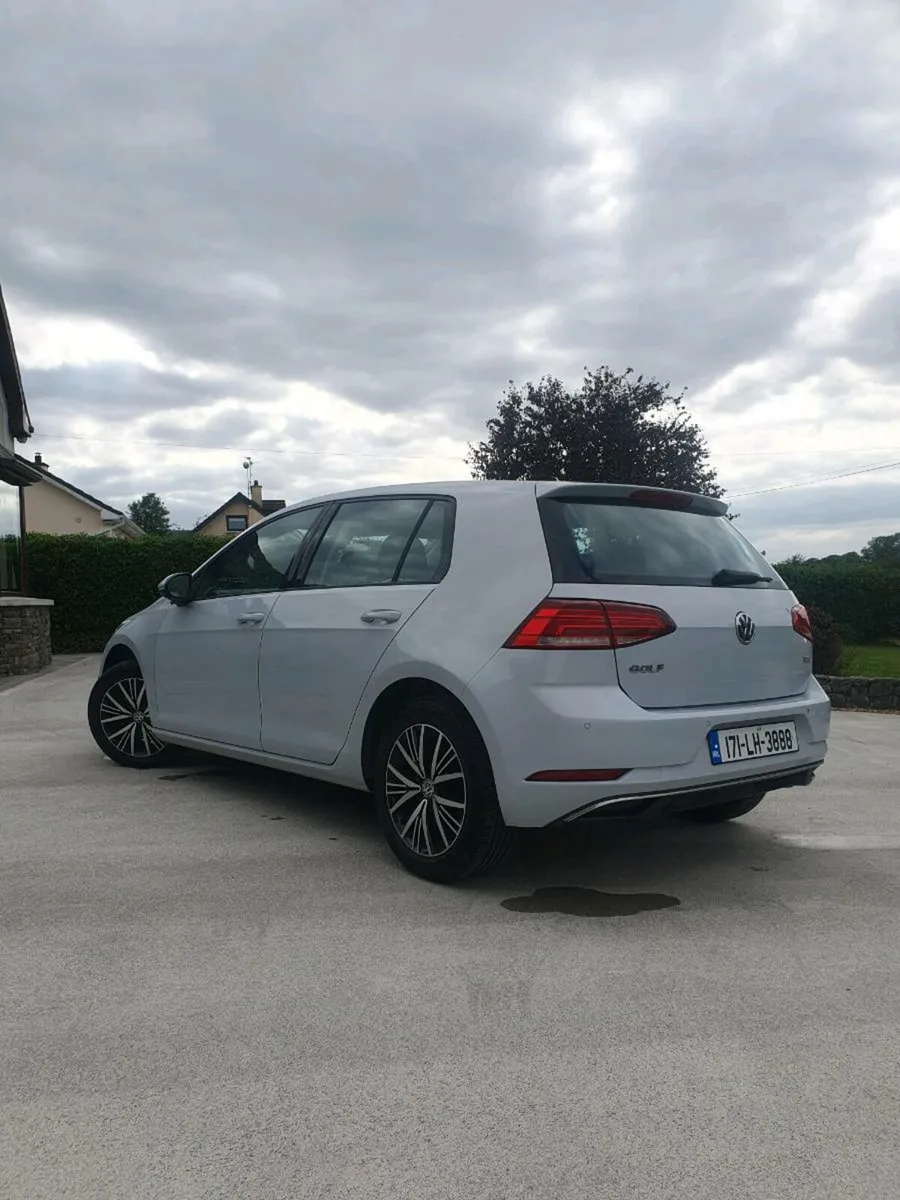 Volkswagen Golf 2017 1.6 tdi - Image 2