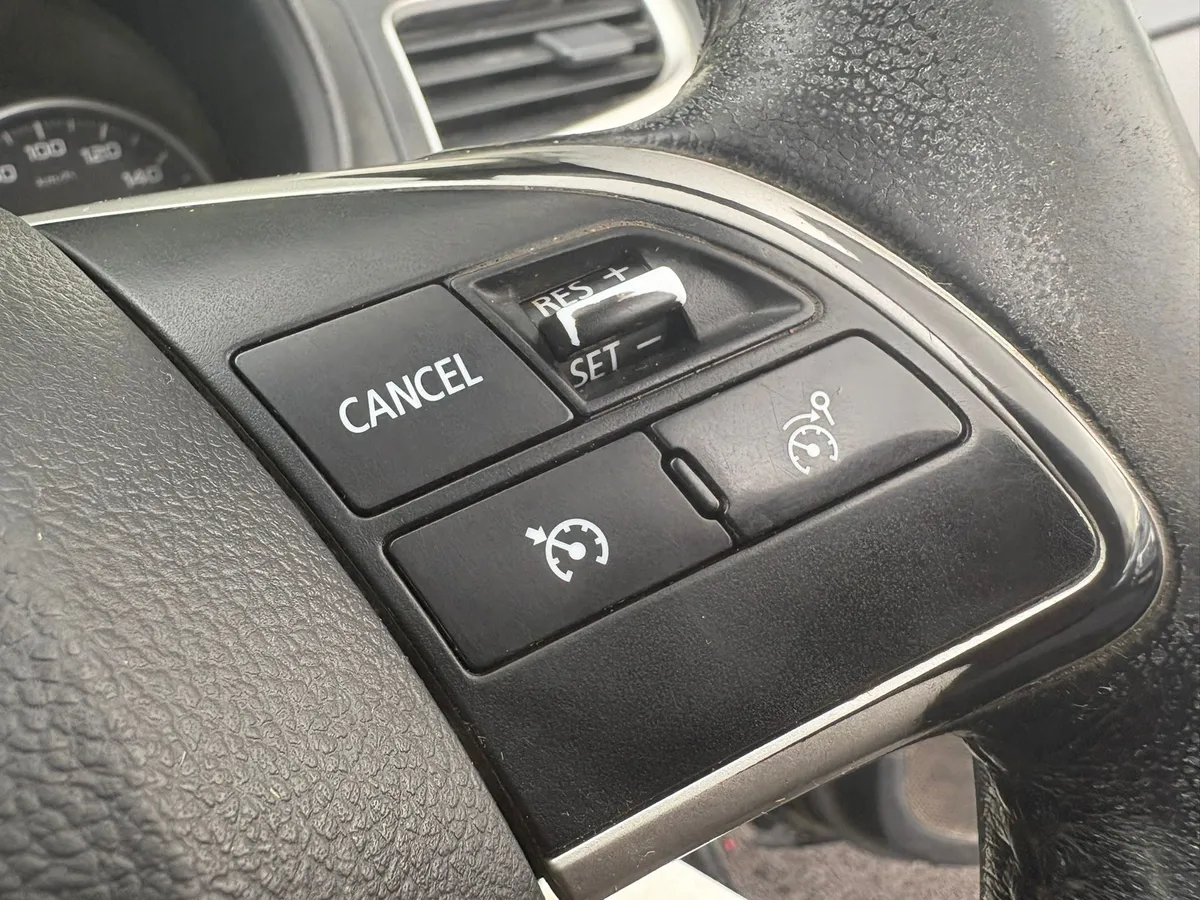 2016 Mitsubishi L200 Crewcab Commercial - Image 2